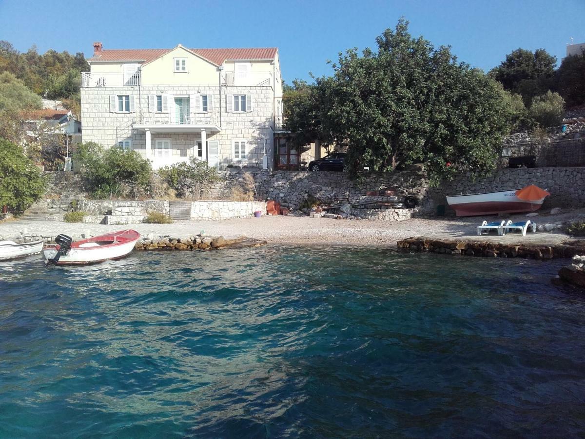 I&J Relaxing Beach Apartments Račišće Exterior foto