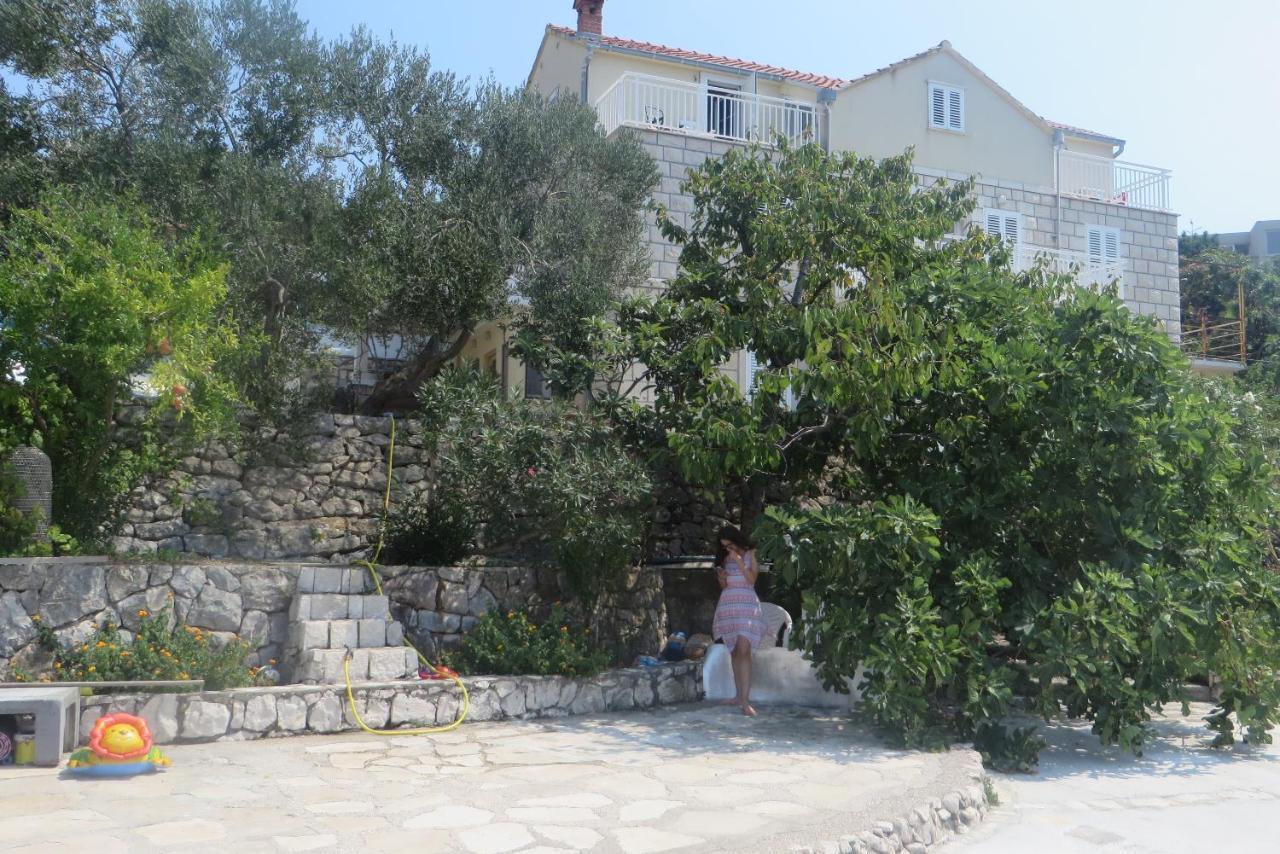 I&J Relaxing Beach Apartments Račišće Exterior foto